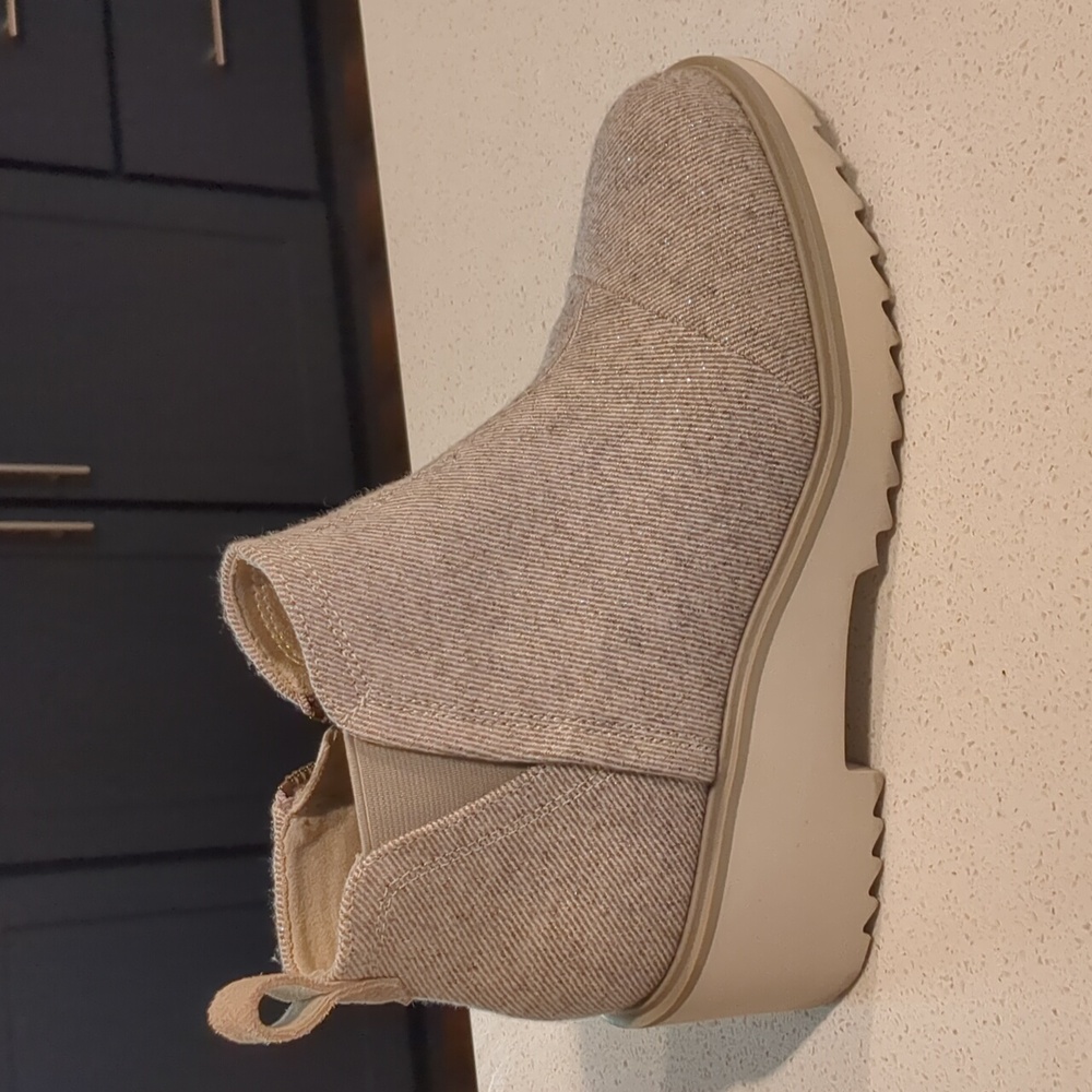Tom's Maude Twill Shimmer Wedge Boots - Picture 2 of 4